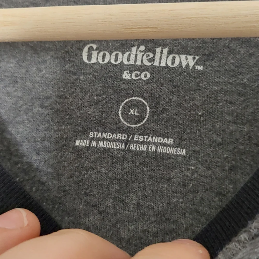 XL GoodFellow ColorBlock Tee - Picture 2 of 4